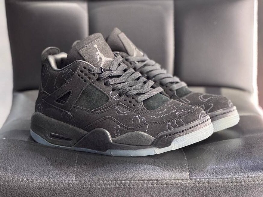 Jordan 4 kaws