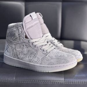 nike Jordan 1 kaws
